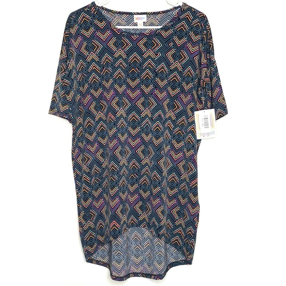 ❤️ 3/$15 Geometric Patterned women’s Shirt C